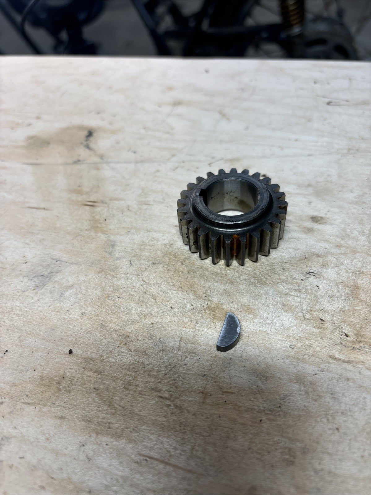 1974 KAWASAKI 175 F7 Enduro Crank Gear And Woodruff Key