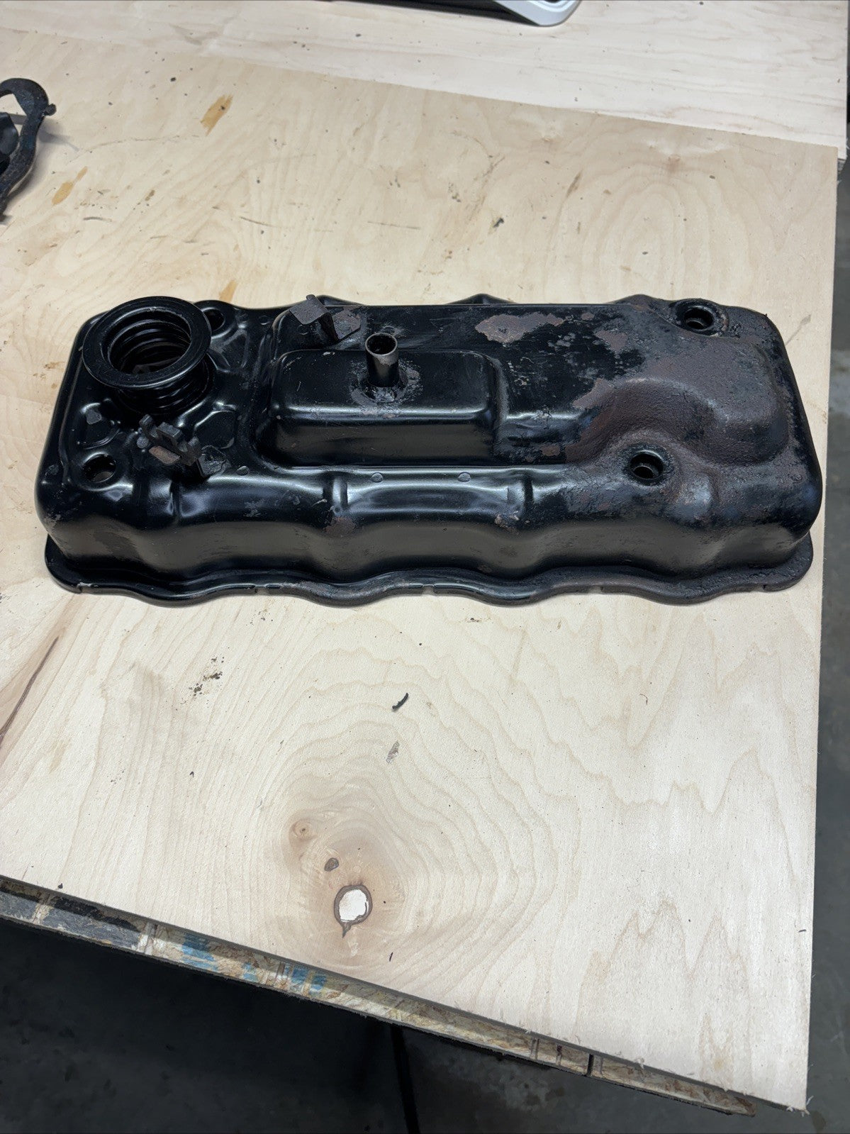 1988 SUZUKI SAMURAI VALVE COVER with BOLTS & OIL CAP OEM Genuine