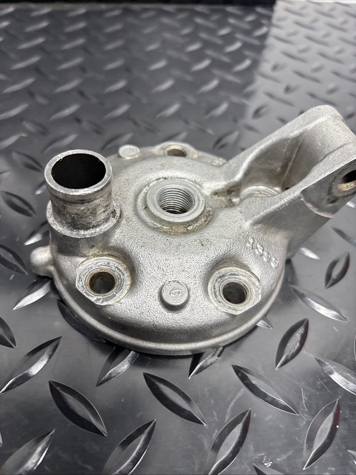 94 KX125 KX 125 OEM Engine Motor Cylinder Head Cover Top End Needs Machining