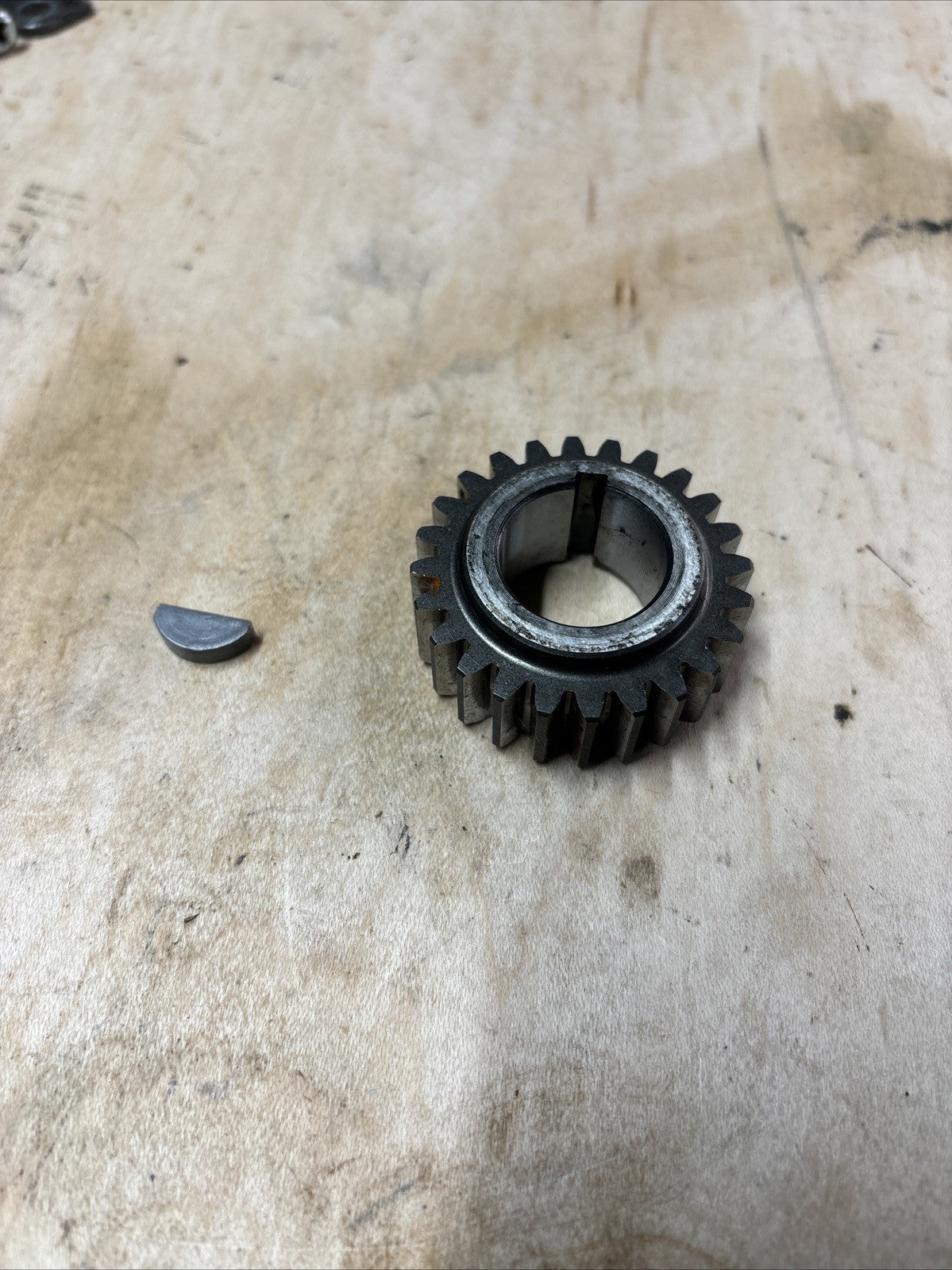 1974 KAWASAKI 175 F7 Enduro Crank Gear And Woodruff Key