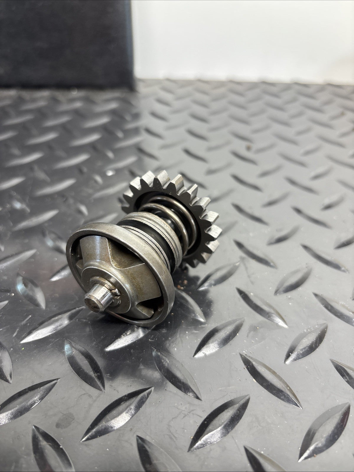 1994 94-98  Kawasaki KX 125 KX125 Governor Spur Gear Spring Power Valve