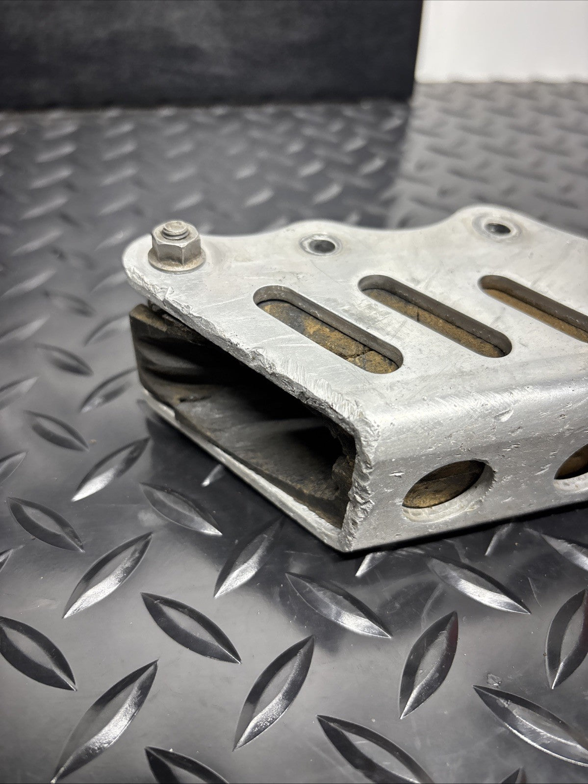 KAWASAKI KX 125 KX125 1994 CHAIN GUIDE GUARD SLIDER PROTECTOR PLATE