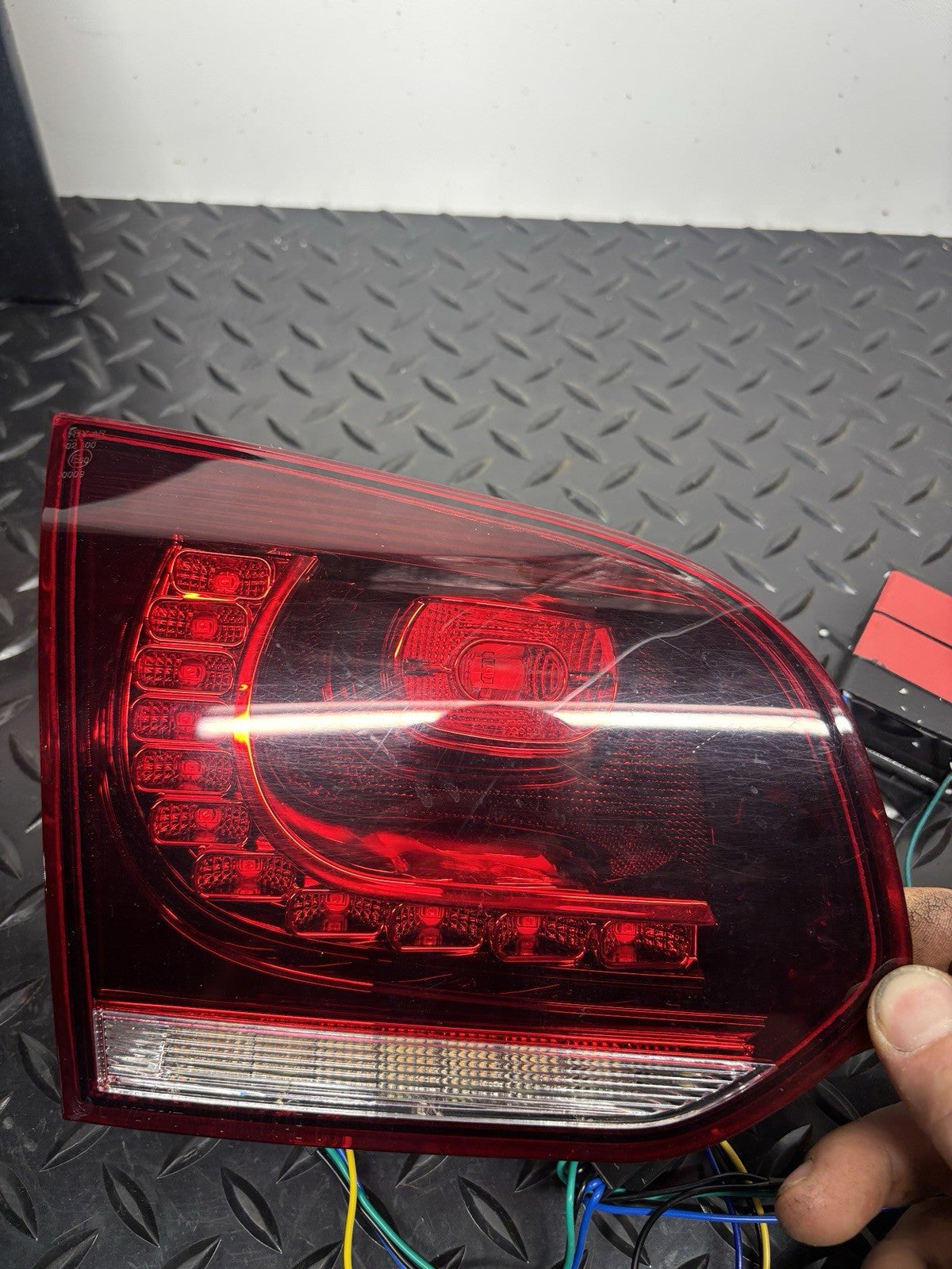VLAND YAB-GEF-0183A Led Tail Lights 10-14 Volkswagen Left Side Inner Drivers