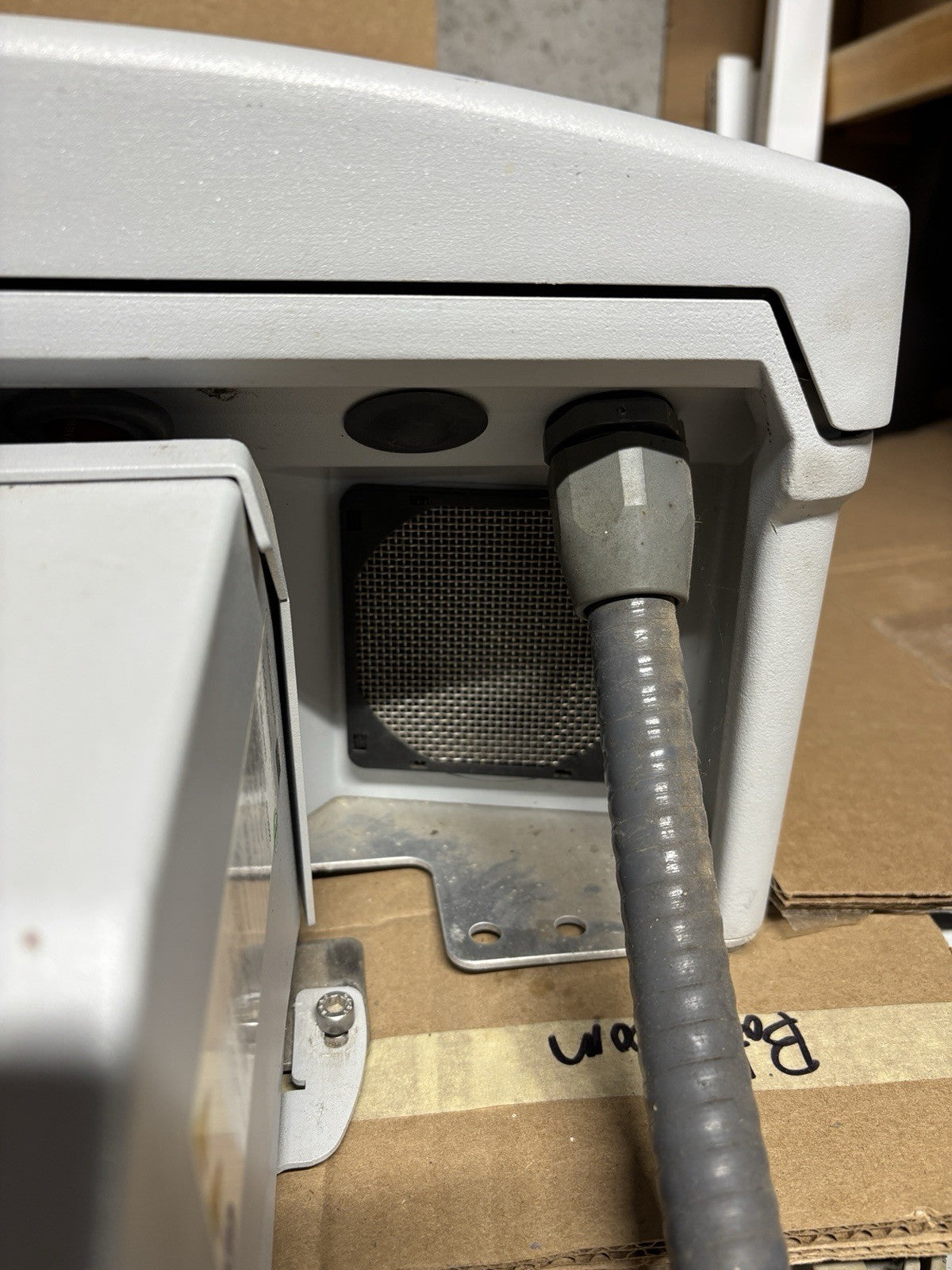 SMA Sunny Boy SB 7000US Solar Grid Tie Inverter
