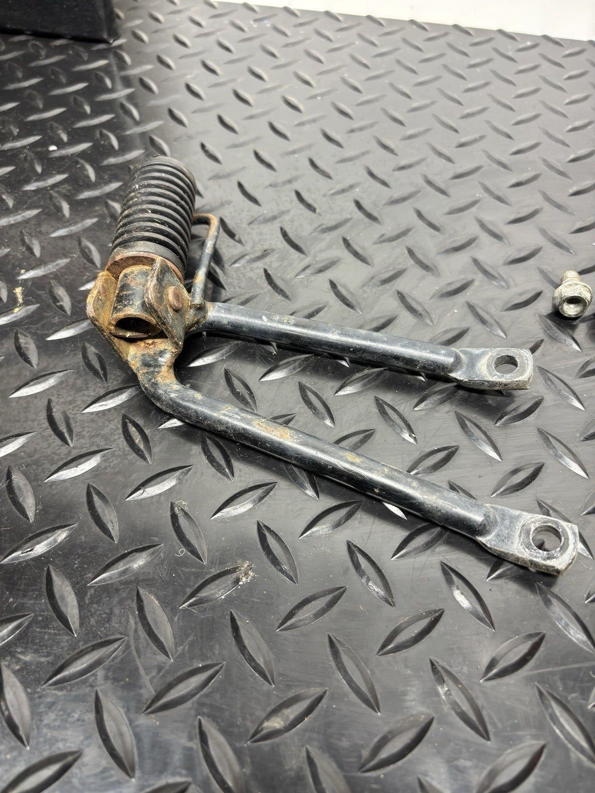91 HONDA XR250L Passenger Foot Pegs Frame Stand Footpeg Pedal 50705-KV6-760 OEM