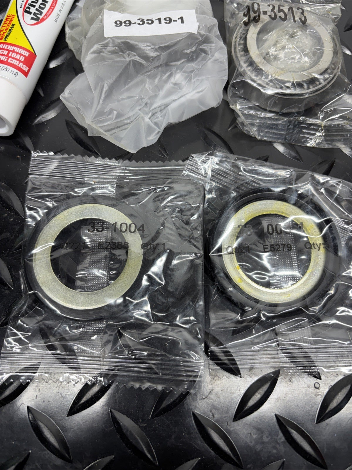PIVOT WORKS PWSSK-K02-021 STEERING STEM BEARINGS