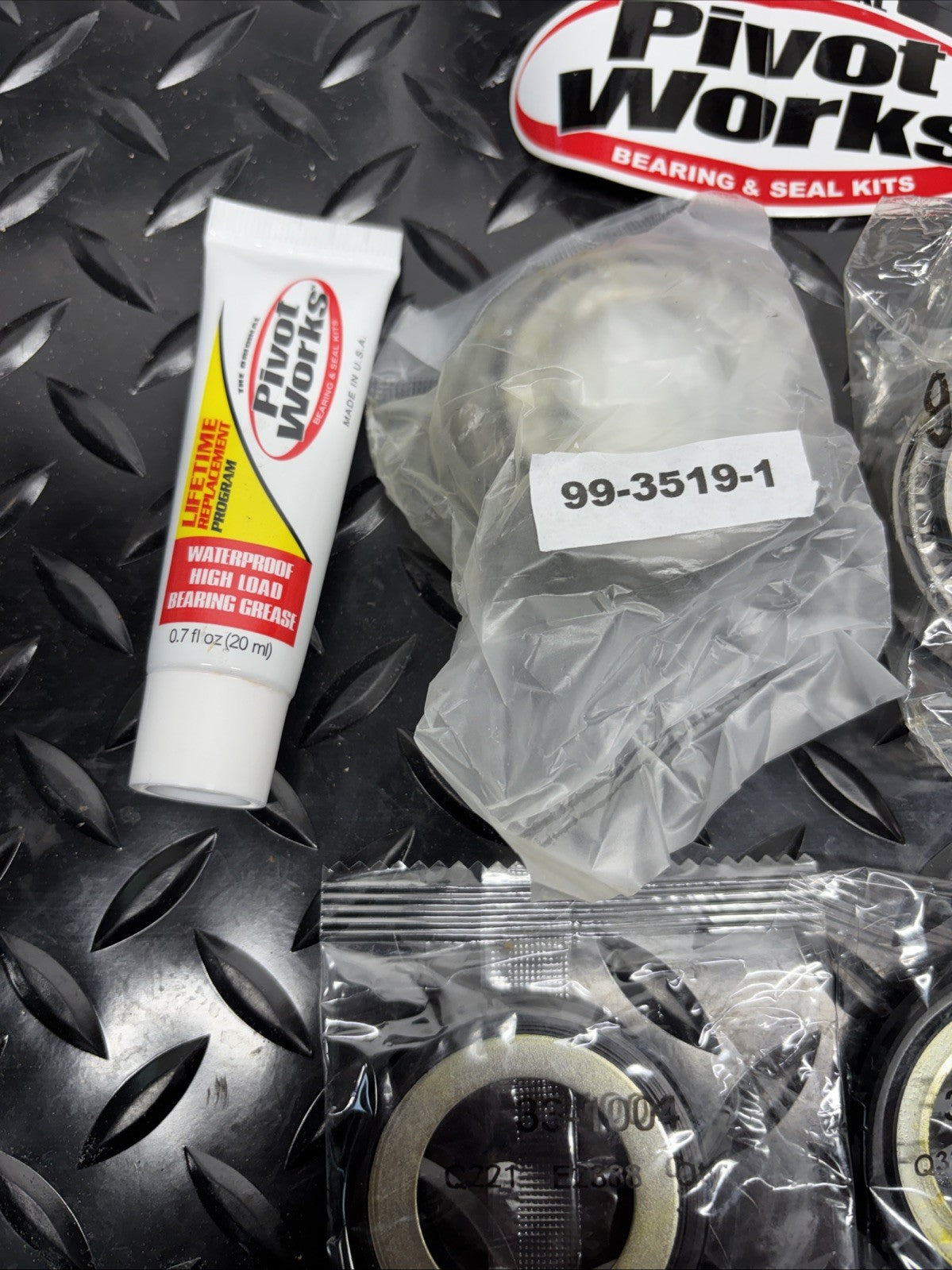 PIVOT WORKS PWSSK-K02-021 STEERING STEM BEARINGS