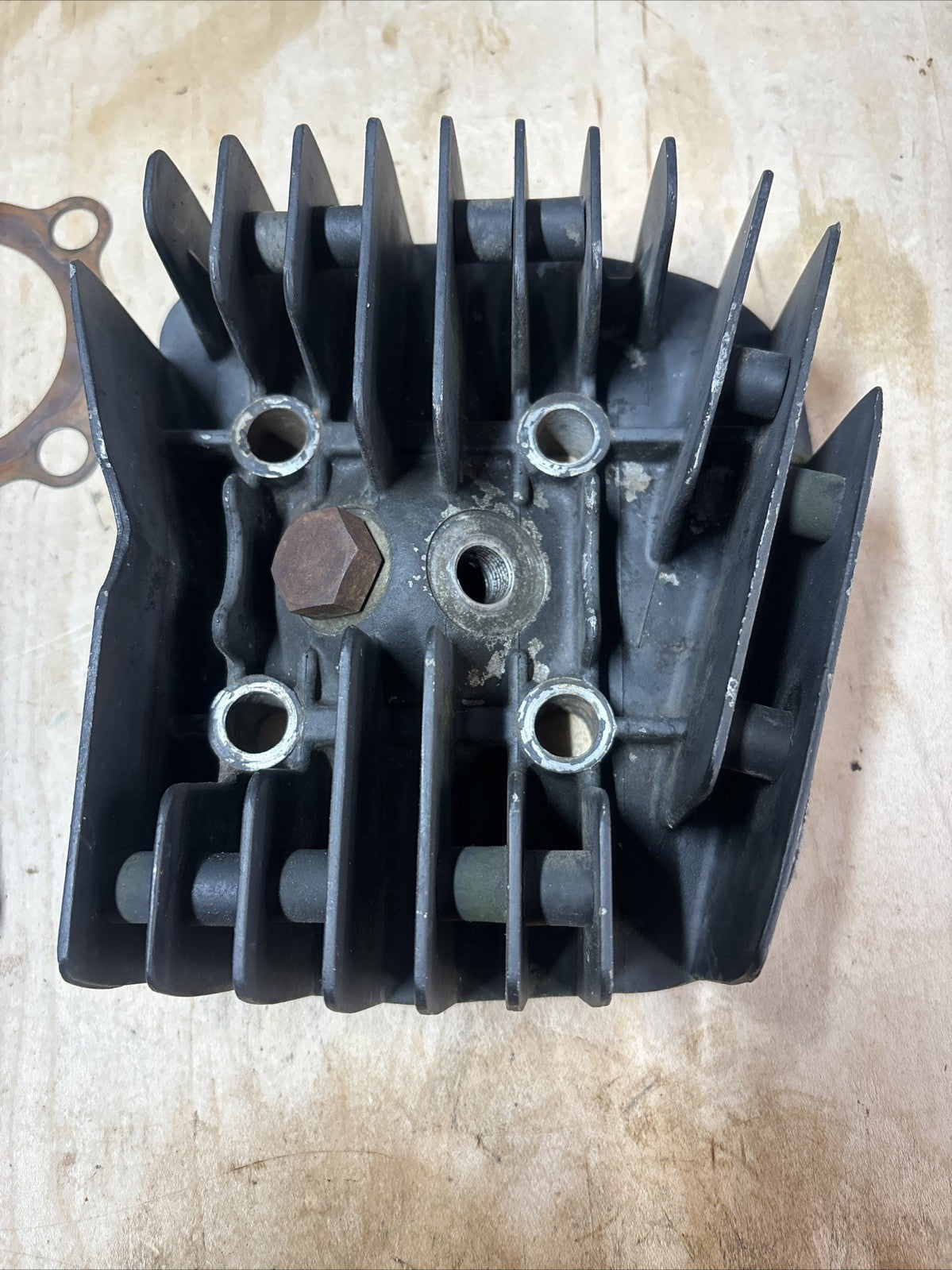1974 Kawasaki F7 175 Enduro Cylinder Head With Head Gasket And Bolts