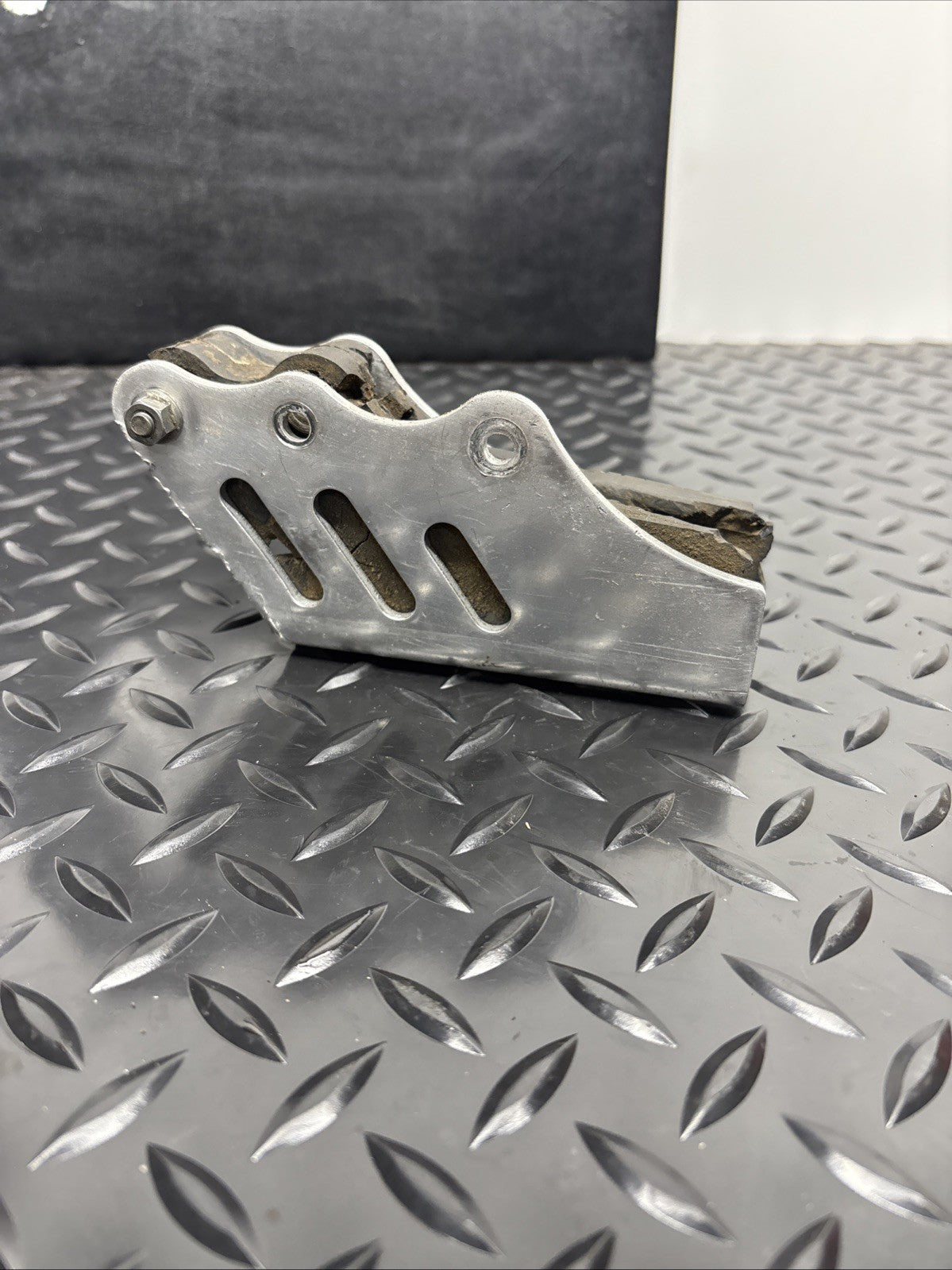 KAWASAKI KX 125 KX125 1994 CHAIN GUIDE GUARD SLIDER PROTECTOR PLATE