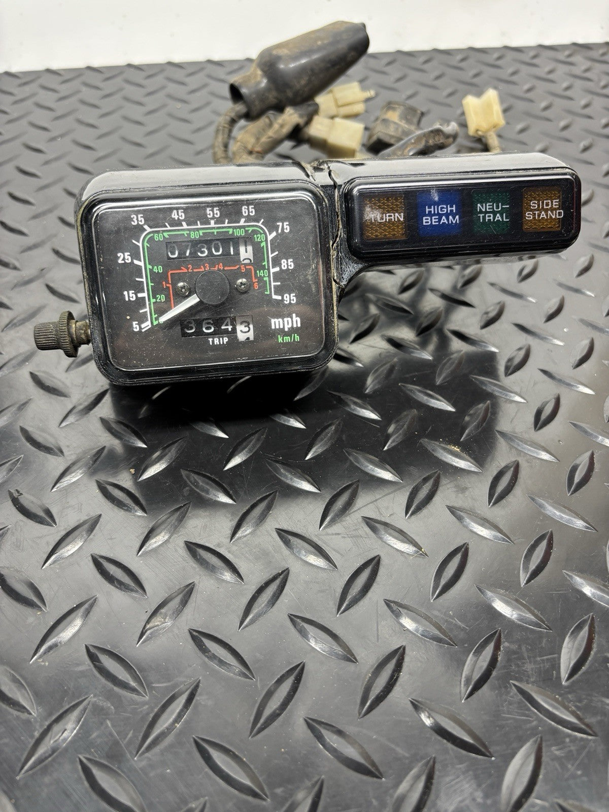 1991 HONDA 91-96 XR250L Oem Speedometer Cluster Speedo Gauge 37200-KV6-671