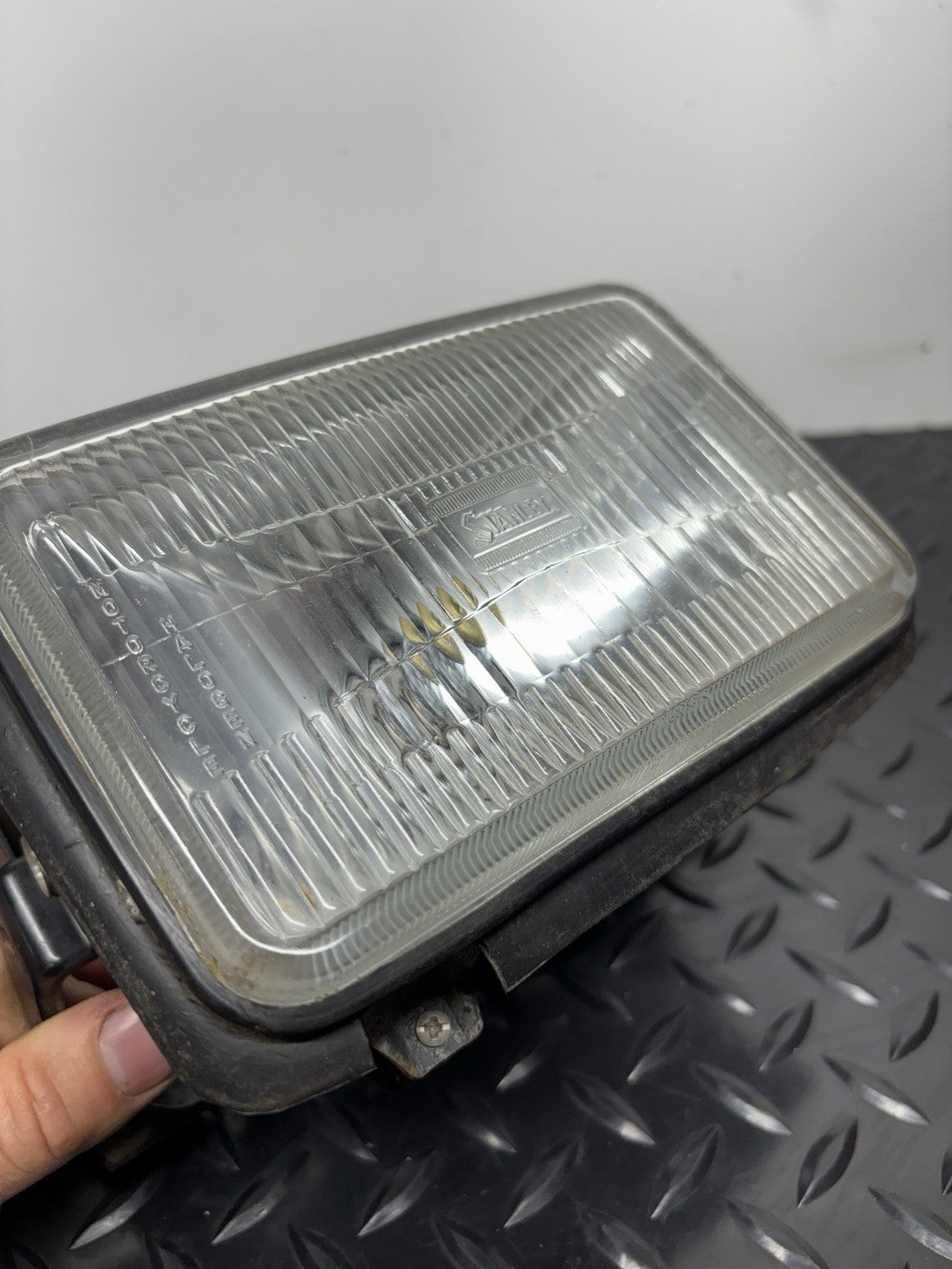 1991 HONDA XR250L Headlight Lamp Bracket Housing 33100-KV6-671 OEM Bad Bulb