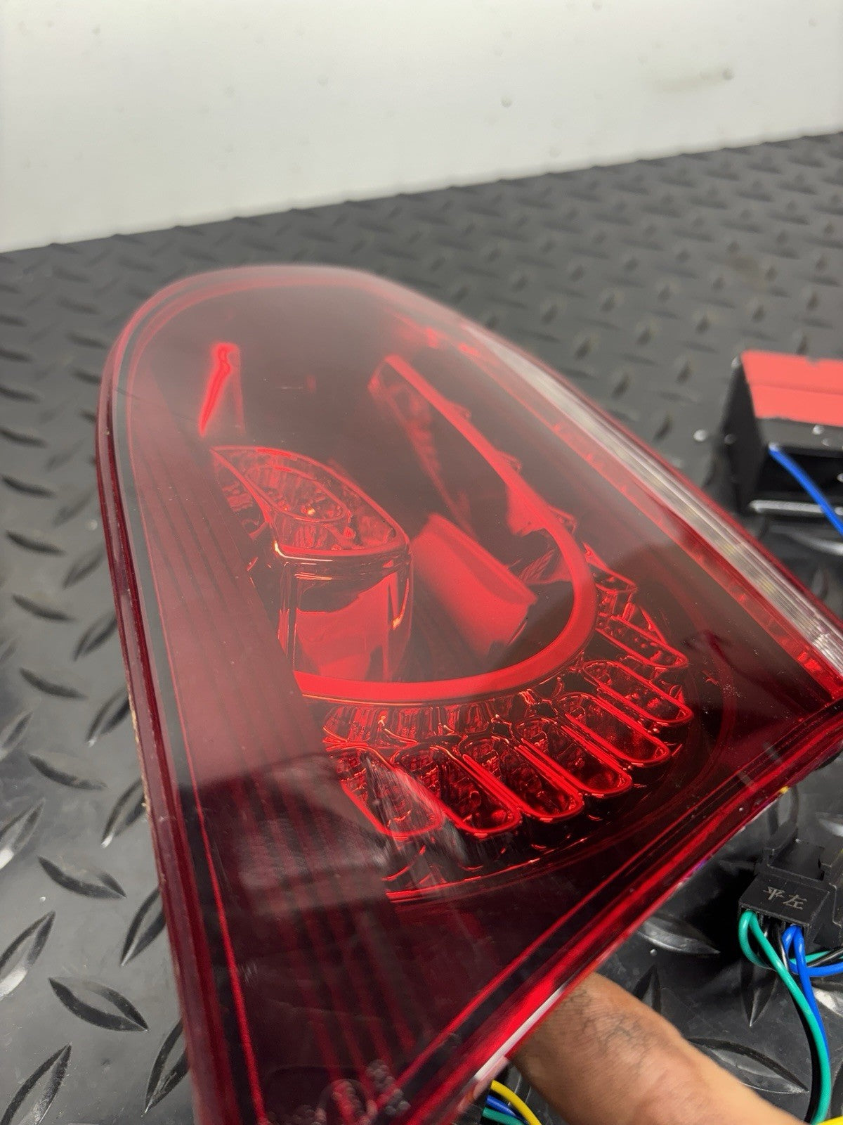 VLAND YAB-GEF-0183A Led Tail Lights 10-14 Volkswagen Left Side Inner Drivers