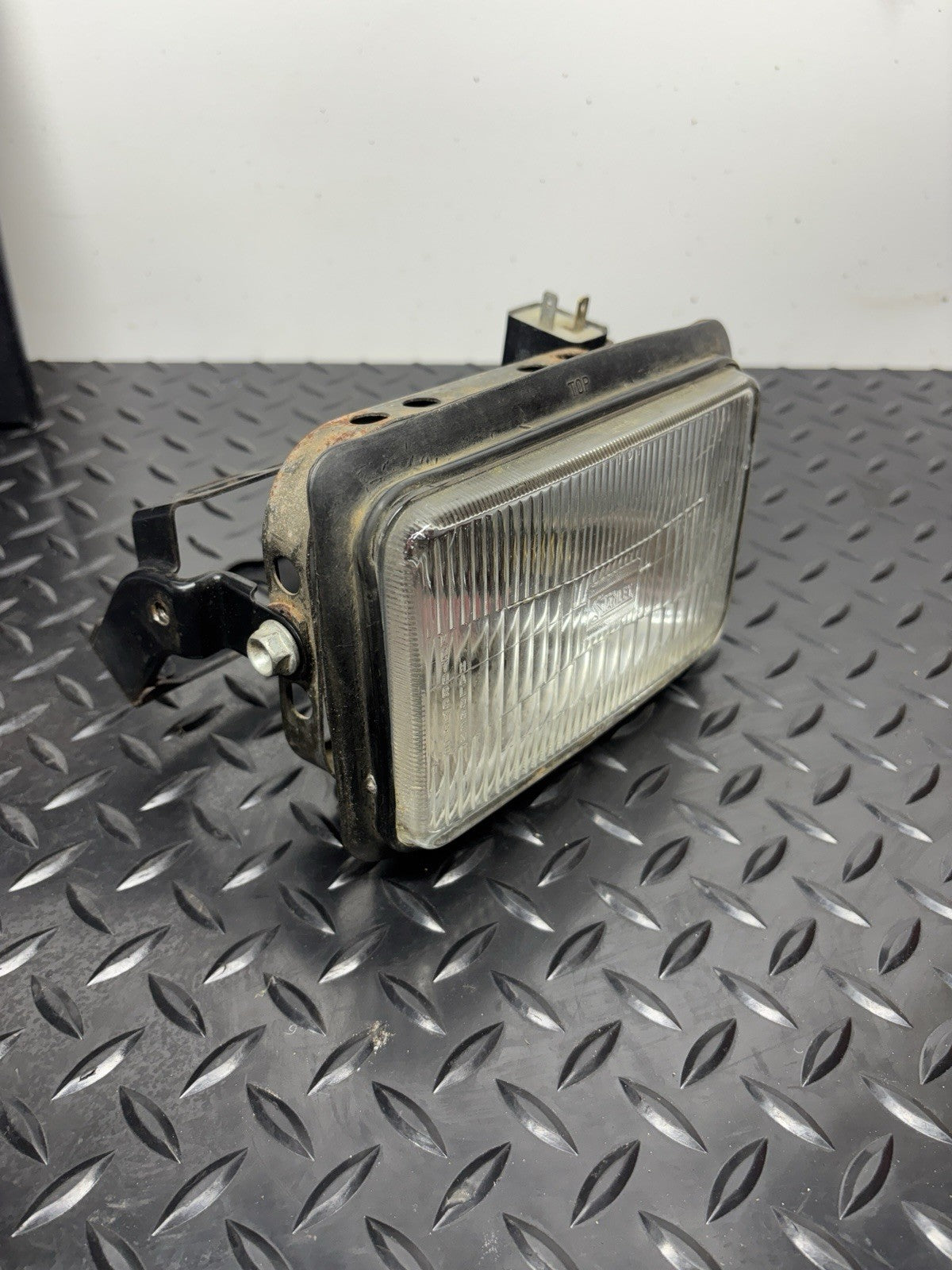 1991 HONDA XR250L Headlight Lamp Bracket Housing 33100-KV6-671 OEM Bad Bulb