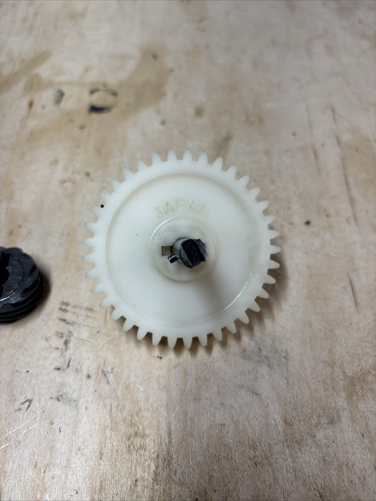 1974 Kawasaki F7 175 Enduro Oil Pump Gear OEM