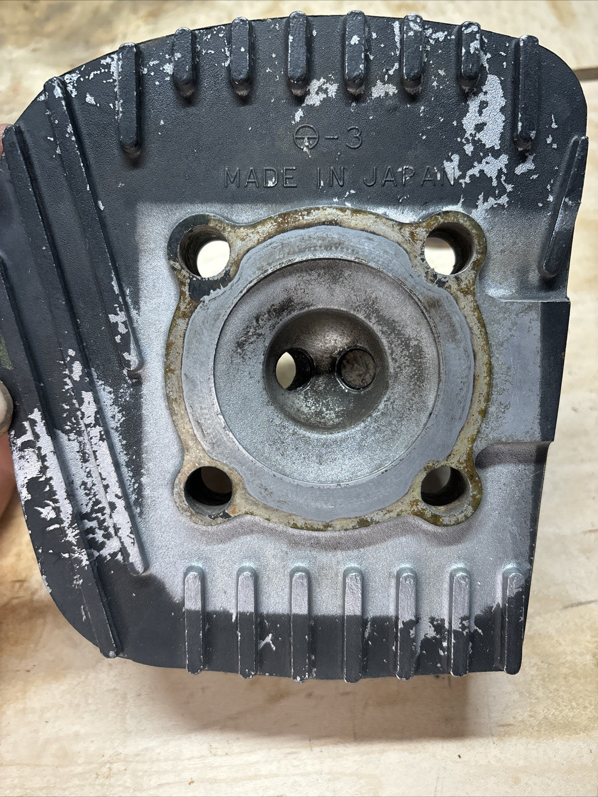 1974 Kawasaki F7 175 Enduro Cylinder Head With Head Gasket And Bolts