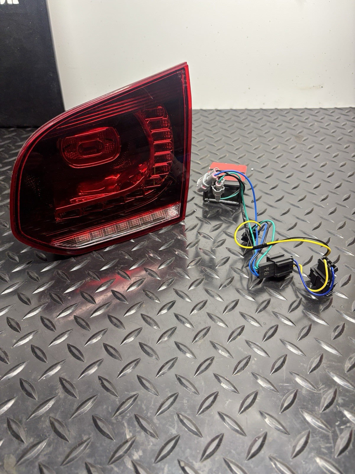 VLAND YAB-GEF-0183A Led Tail Lights 10-14 Volkswagen Right Side Inner Passenger