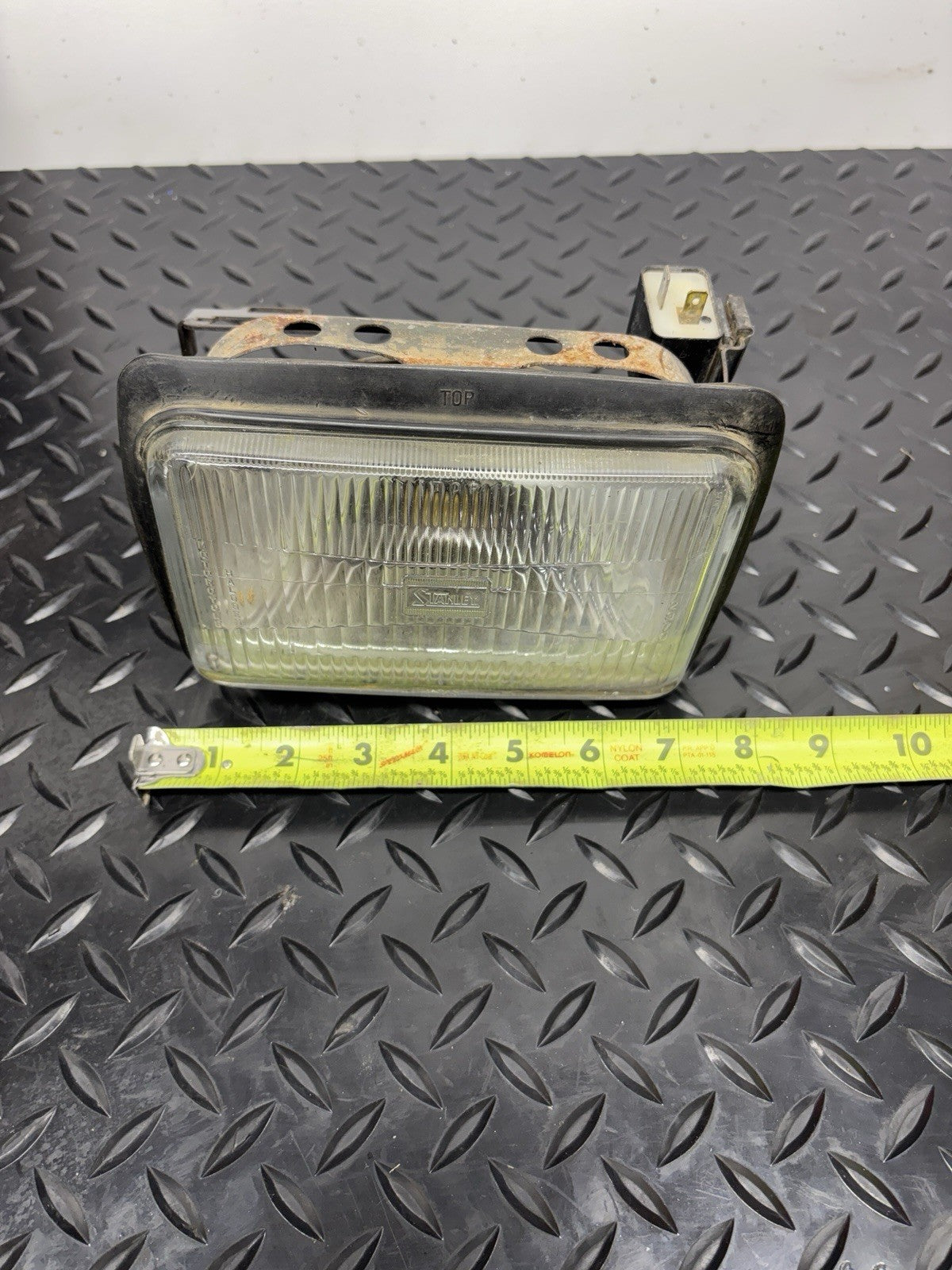 1991 HONDA XR250L Headlight Lamp Bracket Housing 33100-KV6-671 OEM Bad Bulb