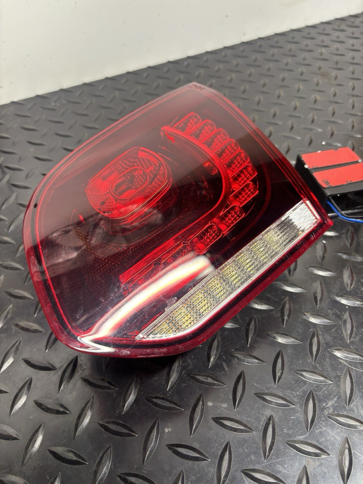 VLAND YAB-GEF-0183A Led Tail Lights 10-14 Volkswagen Right Side Inner Passenger