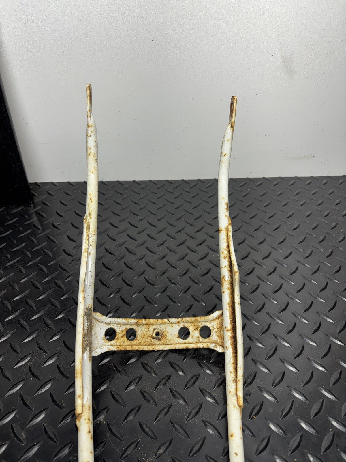1991 Honda XR250L Rear Fender Support Bracket Rail 80110-KV6-00ZA
