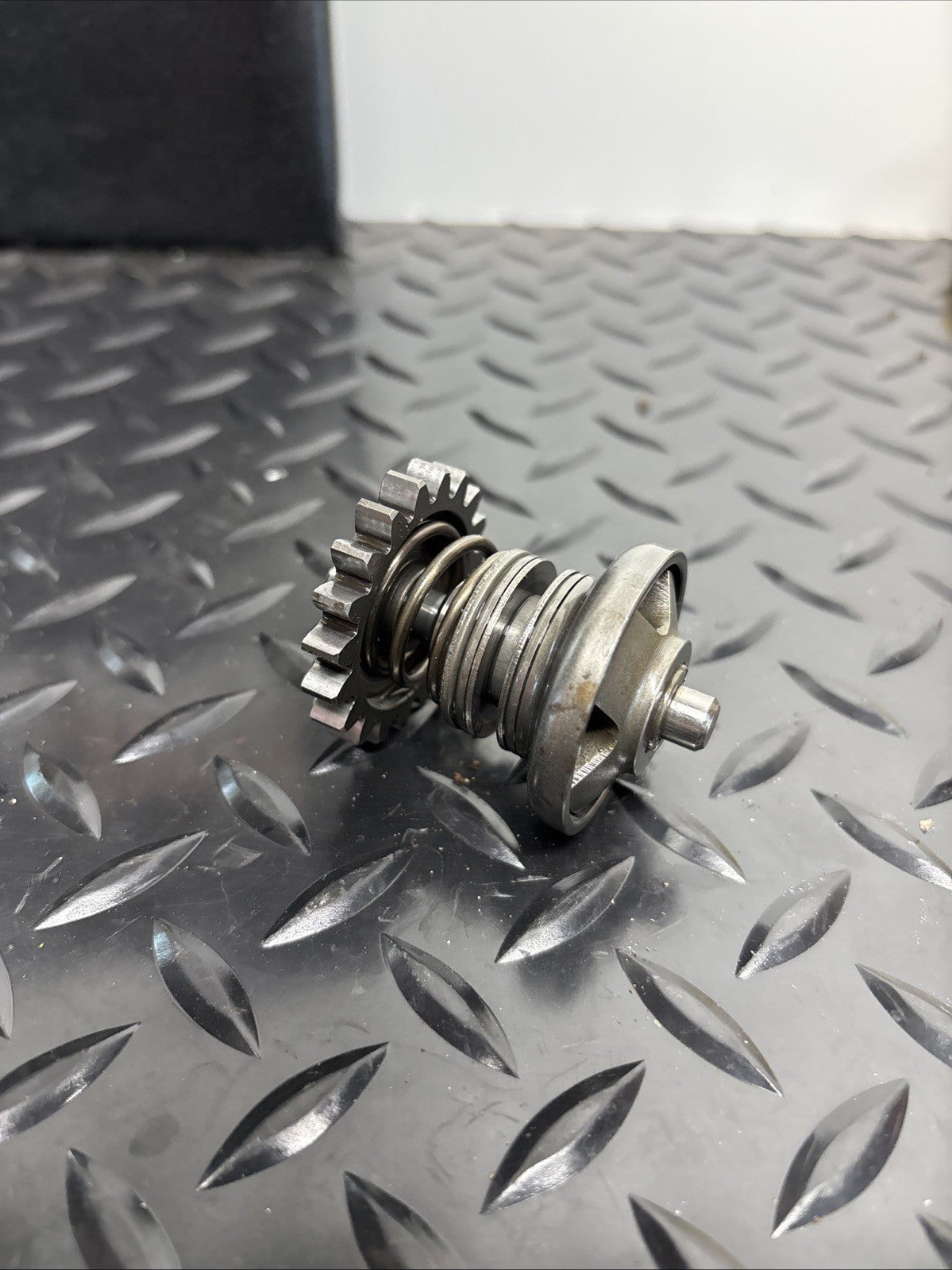 1994 94-98  Kawasaki KX 125 KX125 Governor Spur Gear Spring Power Valve