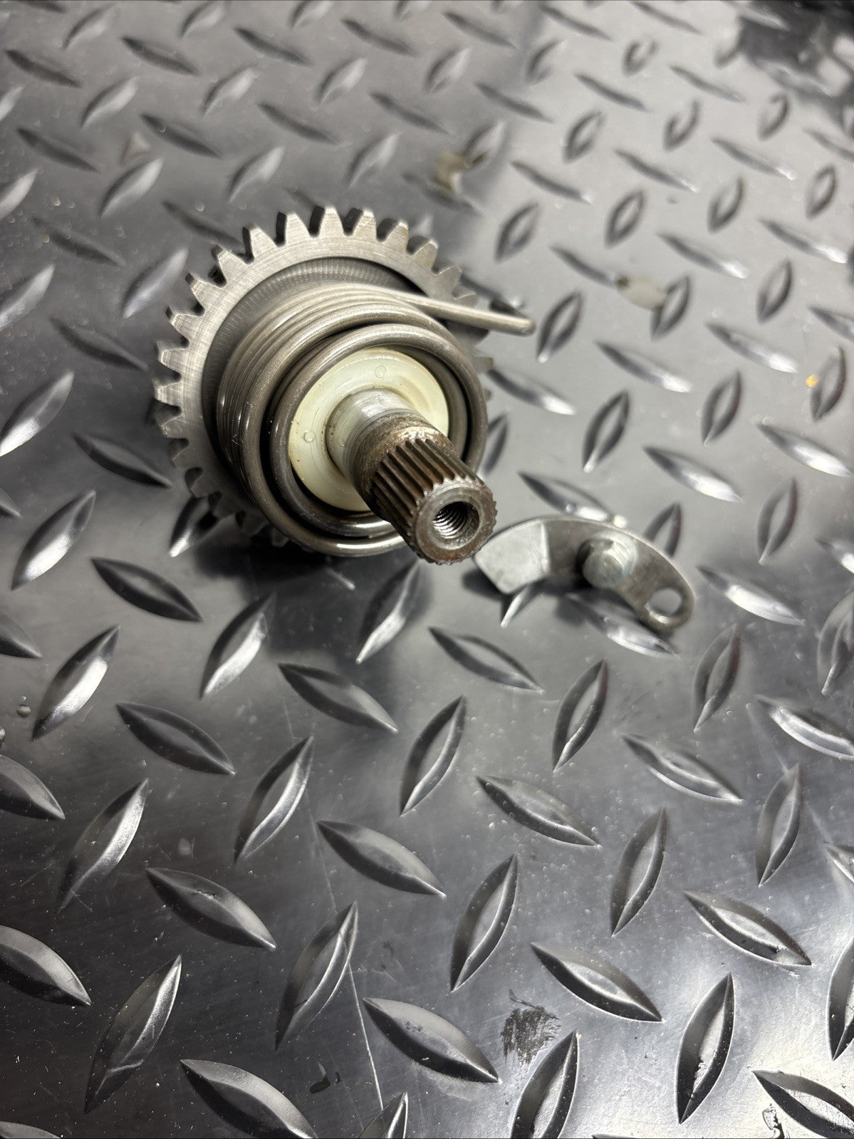 1994 Kawasaki KX125 94-98 OEM Kickstart Kick Start Shaft Idle Gear 13066-1019