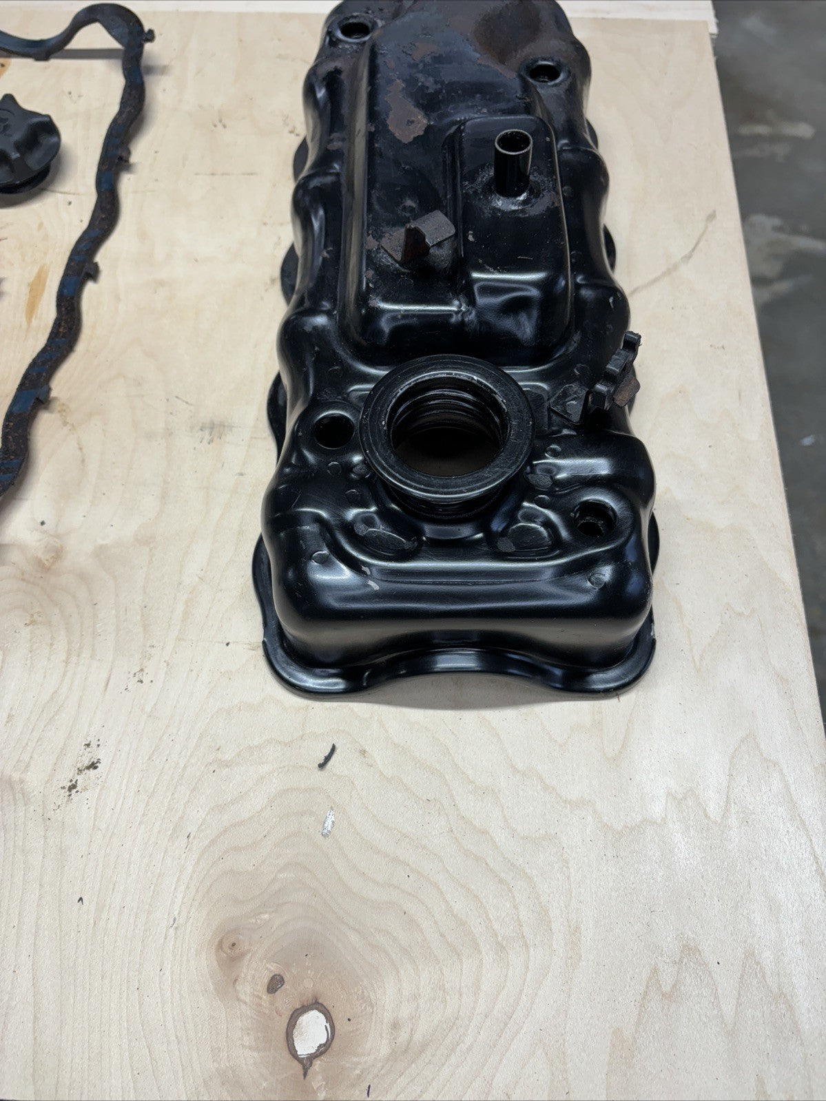 1988 SUZUKI SAMURAI VALVE COVER with BOLTS & OIL CAP OEM Genuine