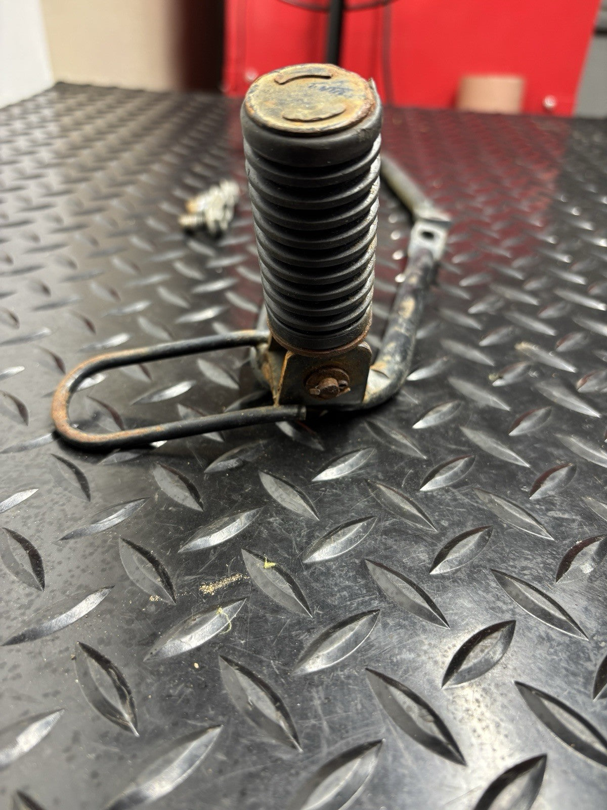 91 HONDA XR250L Passenger Foot Pegs Frame Stand Footpeg Pedal 50705-KV6-760 OEM