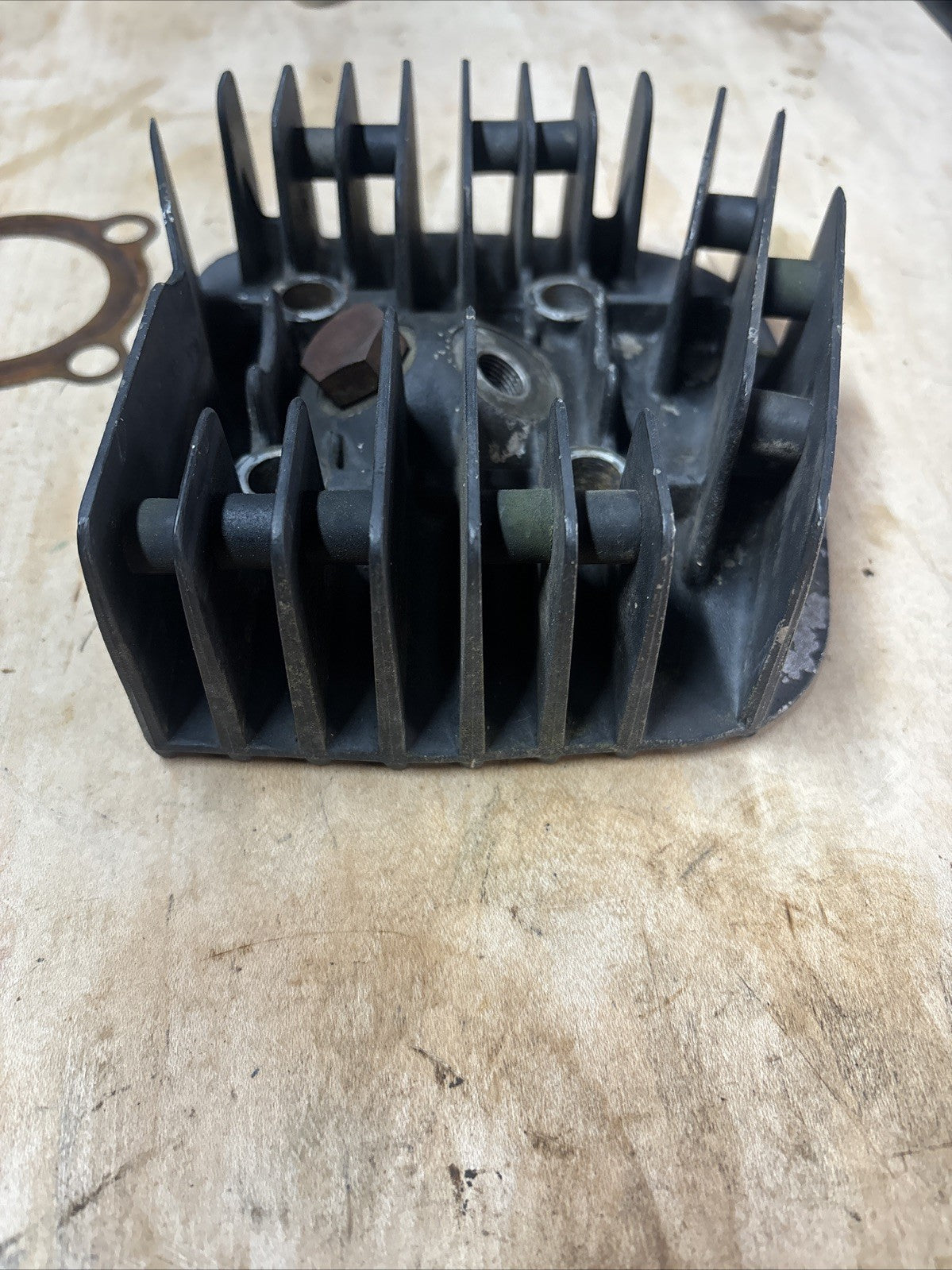 1974 Kawasaki F7 175 Enduro Cylinder Head With Head Gasket And Bolts