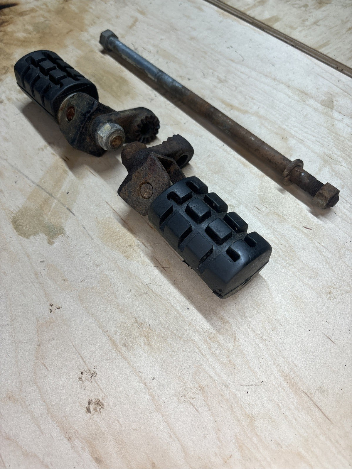 1974 Kawasaki F7 175 Enduro Foot Pegs And Mounting Bolt