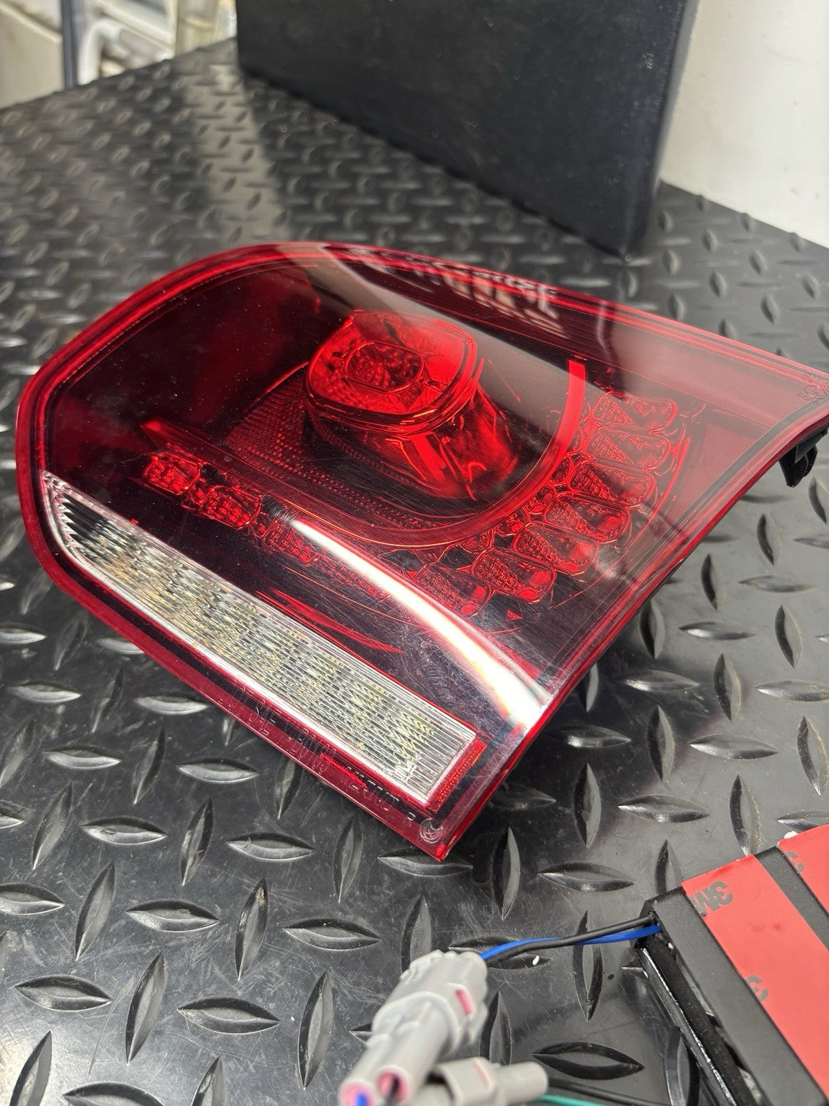 VLAND YAB-GEF-0183A Led Tail Lights 10-14 Volkswagen Right Side Inner Passenger