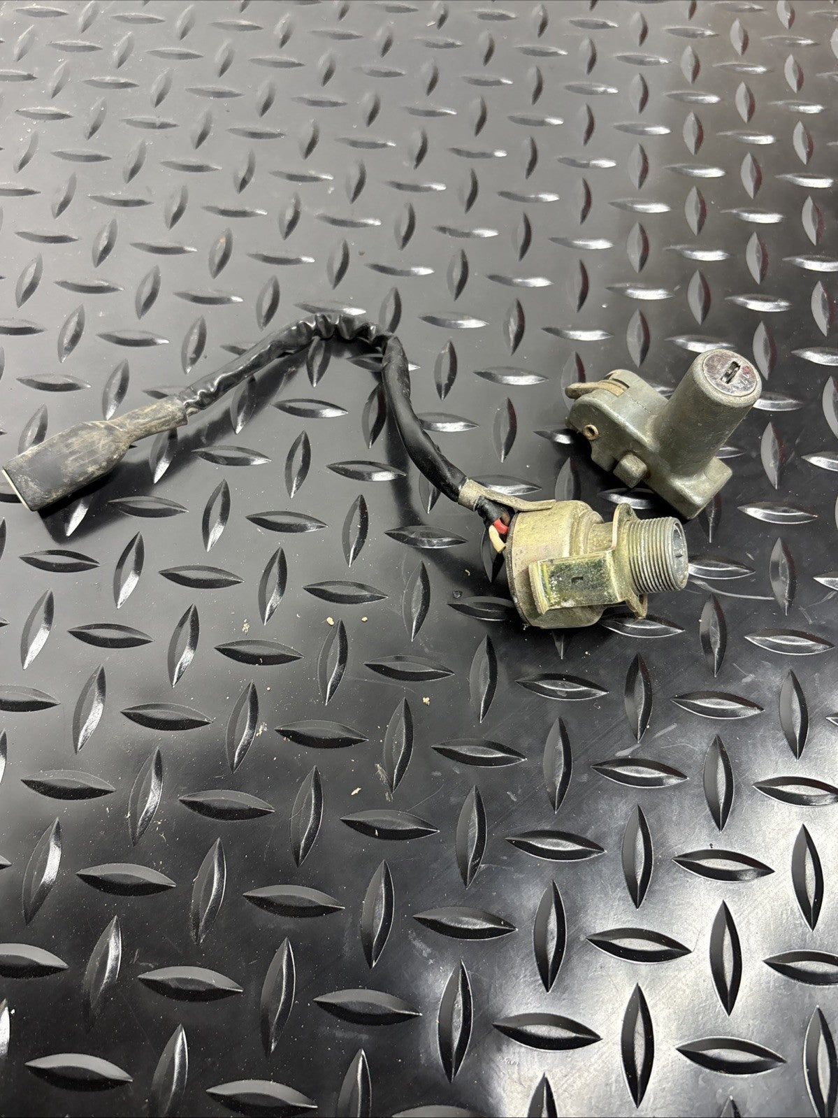 1976 Kawasaki KZ400 Ignition Seat Lock No Key Kz 400
